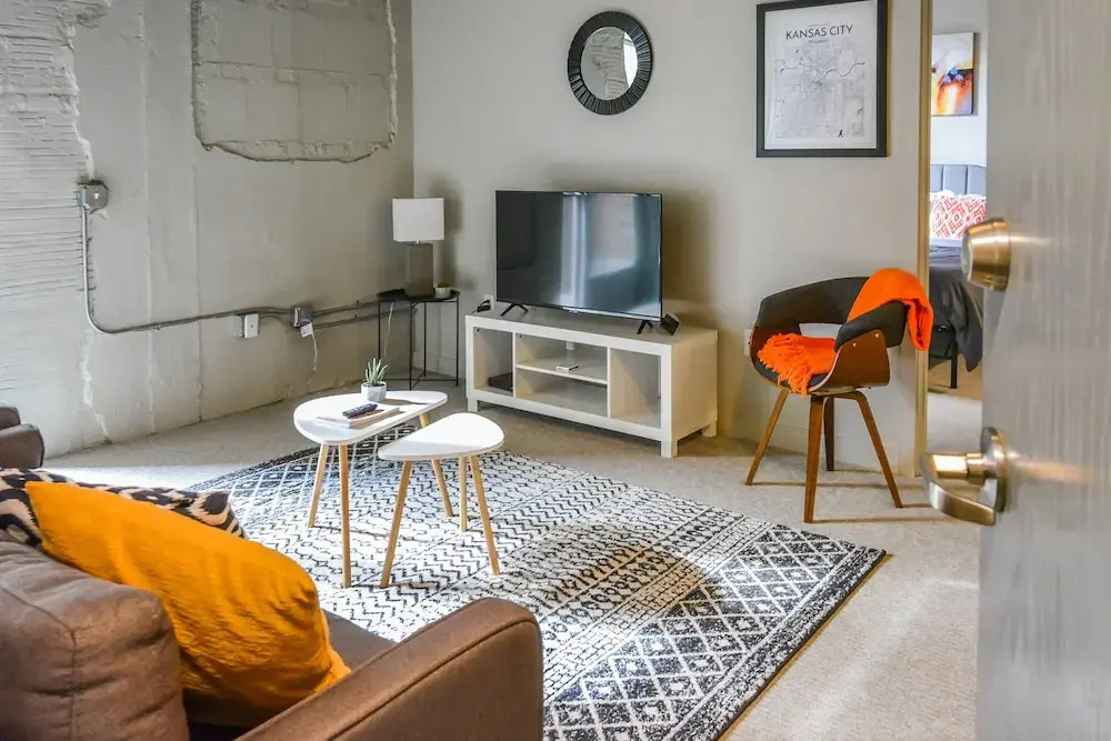 1 BR Apt in Garment Dist by Frontdesk