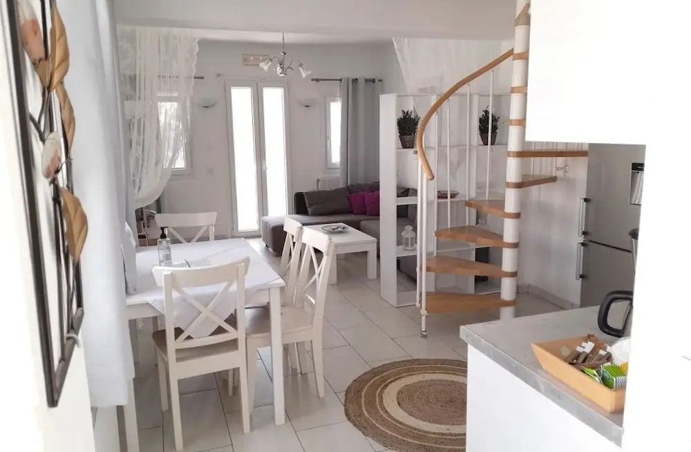 Sea paradise villas - Seaside & private jacuzzi