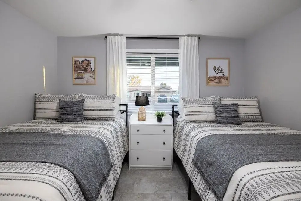 Phoenix Winchcomb 3 Bedroom Home by RedAwning