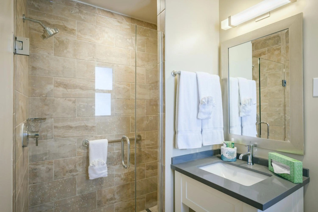 Pacific Shores Inn