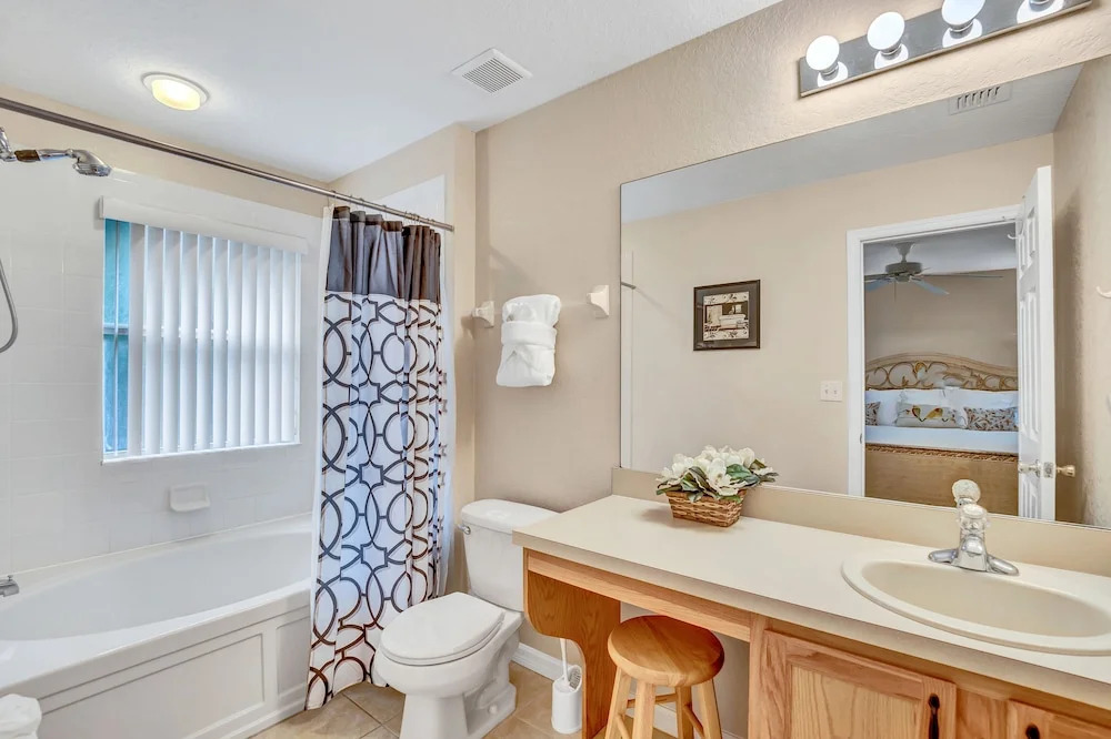 Charming Home With Private Balcony, 4 Miles From Disney! CDC Standards #4ro785