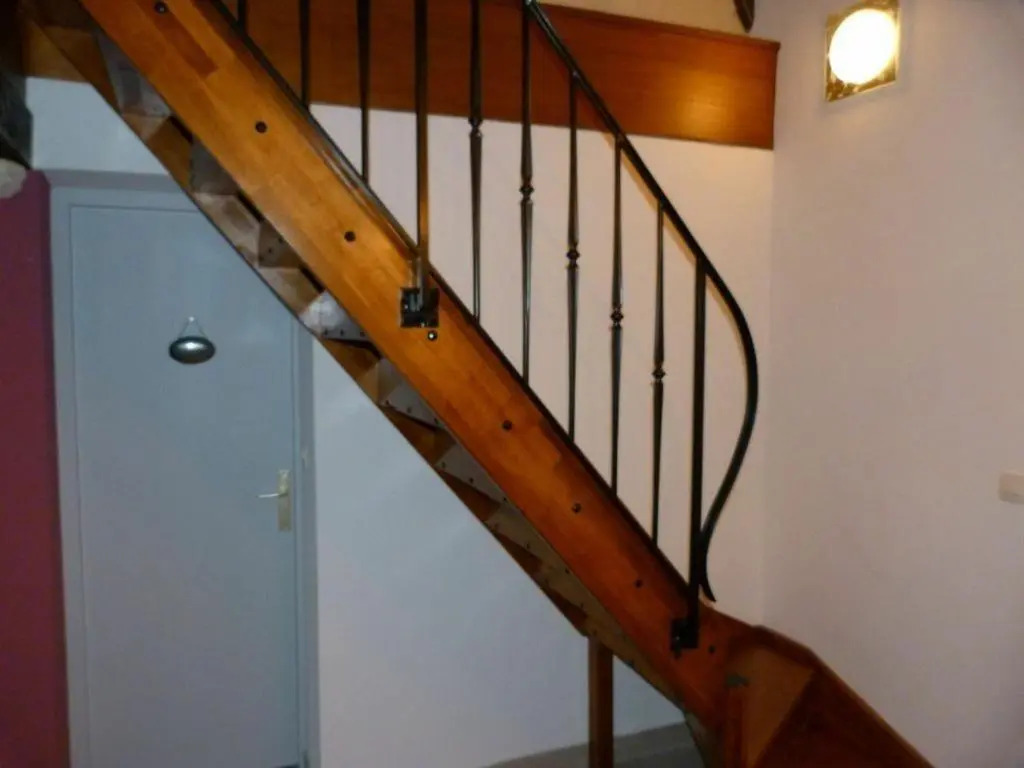 Maison confortable avec cour, proche du Château de La Bussière, idéale pour explorations. - FR-1-590-161
