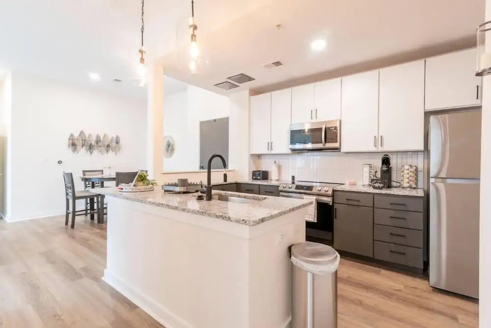 Cozy Apartment with WiFi 206