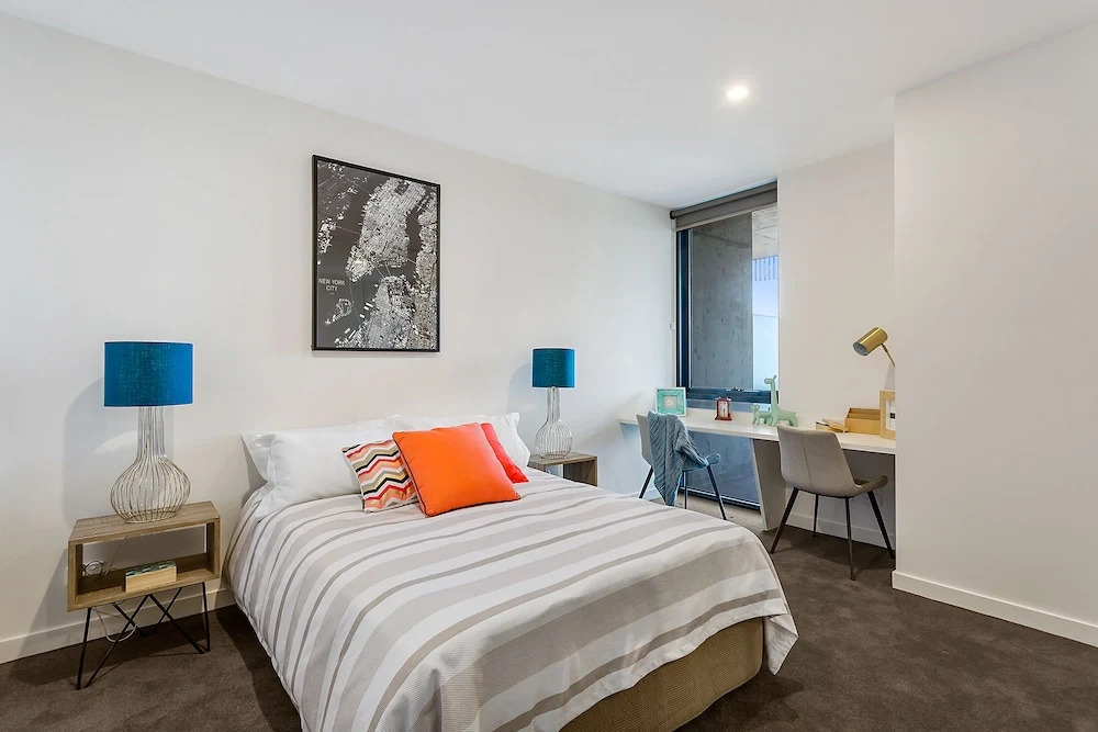 BRUNSWICK Stylish Space with Parking + Netflix