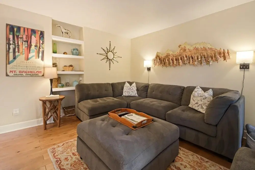 Abbot House 4 2 Bedroom Condo