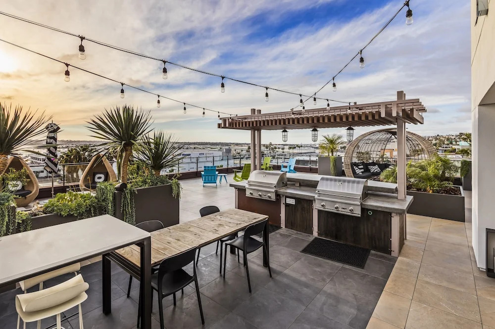 Little Italy Apartments by Barsala