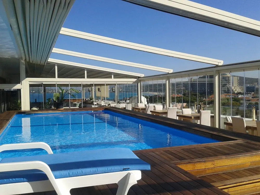 Azure Vista Residence and Suite Hotel