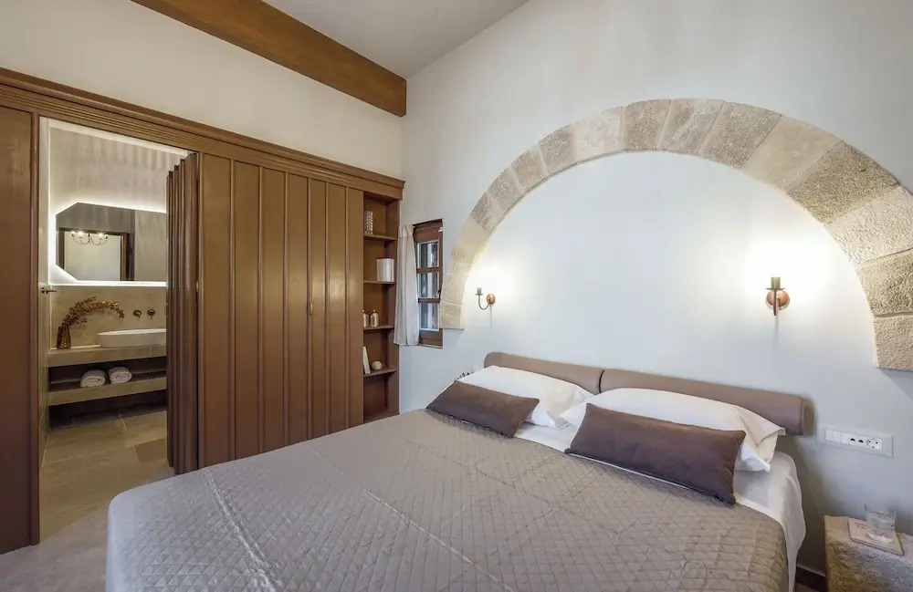Spanish Knights Inn