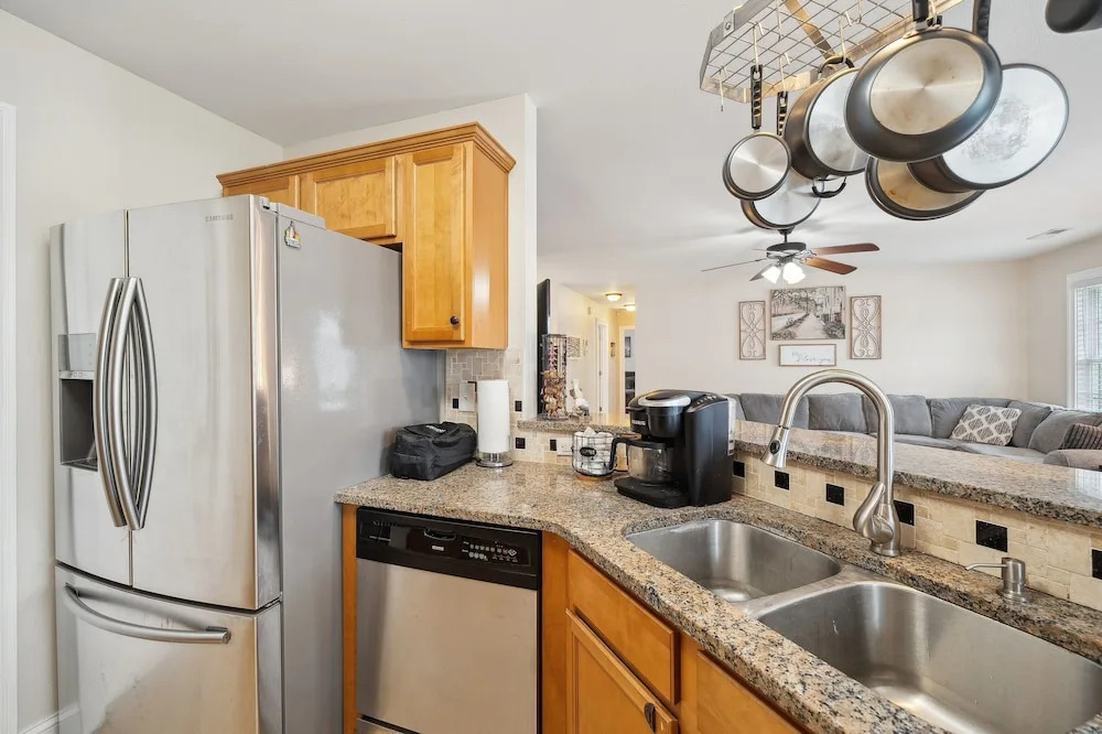 Charming Family Retreat With Spacious Yard 3 Bedroom Home