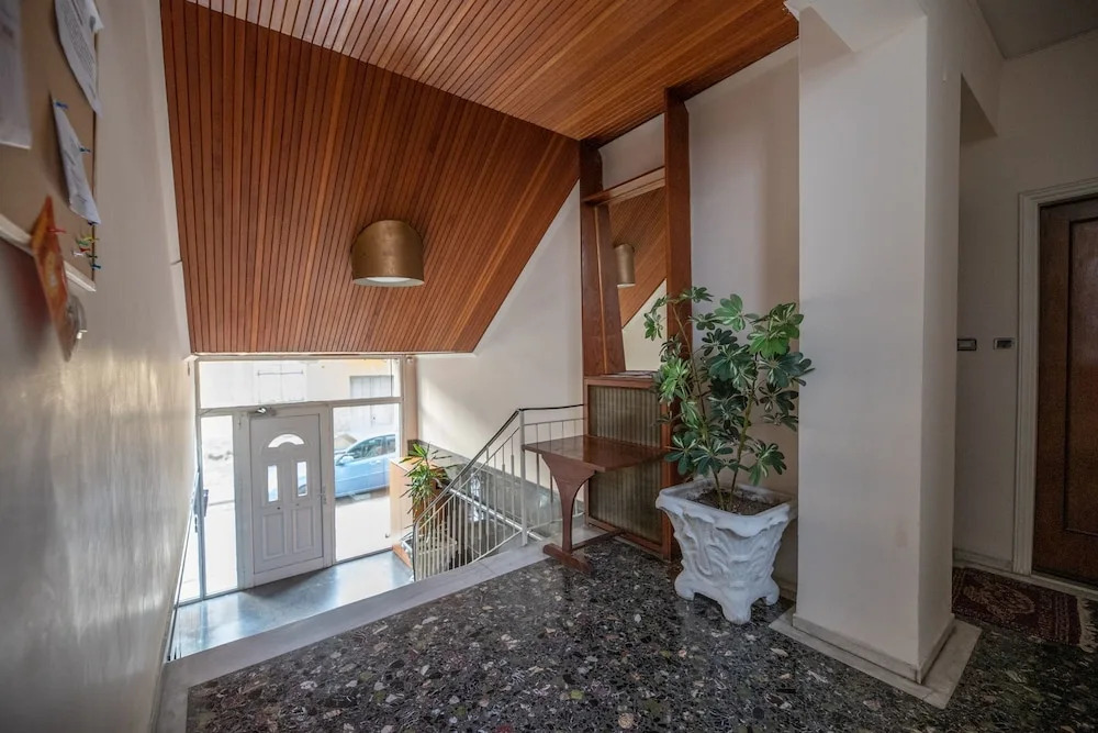 Renovated lovely aptm near to Acropolis