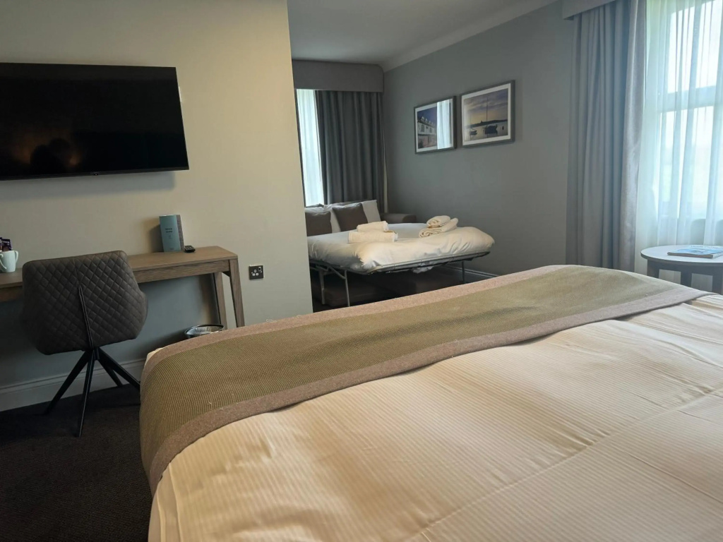 The Essex Golf & Country Club Hotel