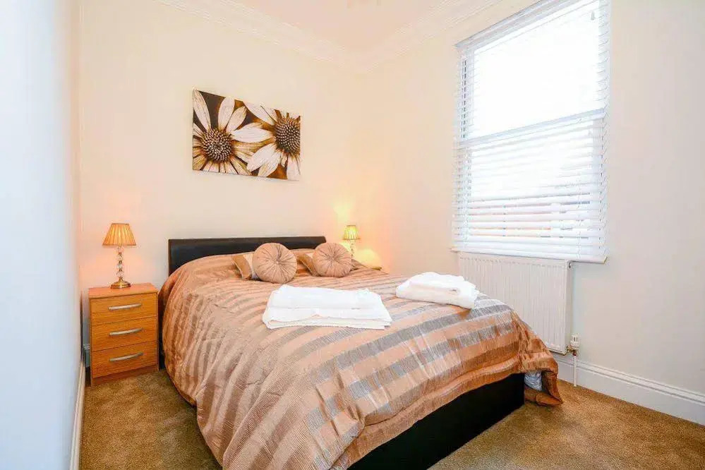 Flat 2 Bluebridge Court - Cliffords Reach