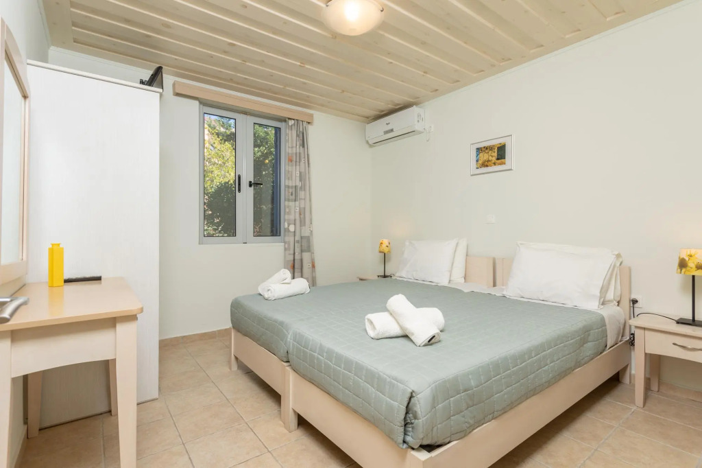 Nafsika Beach House Large Private Pool Walk to Beach Sea Views A C Wifi Car Not Required - 1880