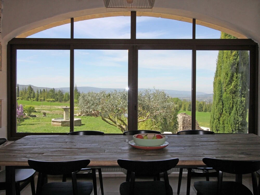 Beautiful, renovated Bastide with private pool and panoramic views, 3km from Apt