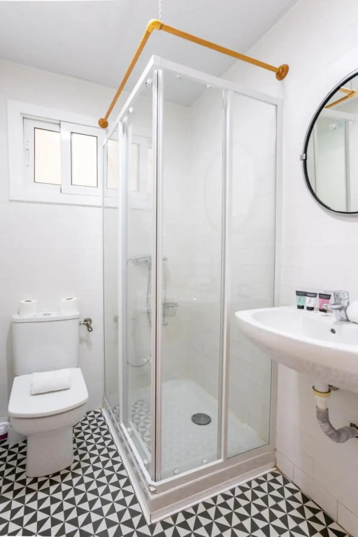 Bright and modern 4BD with terrace near Arc de Triomf