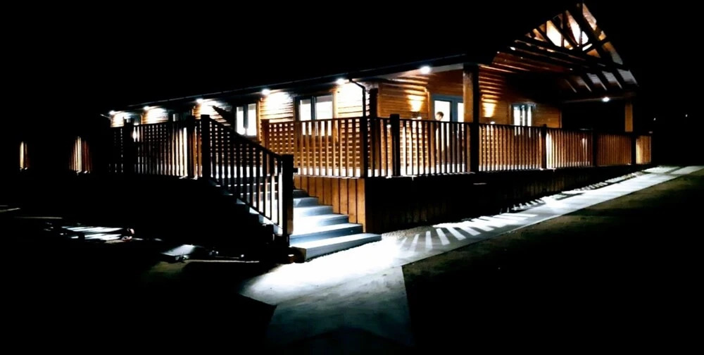 Lovely 3-bed Cabin in Meigh