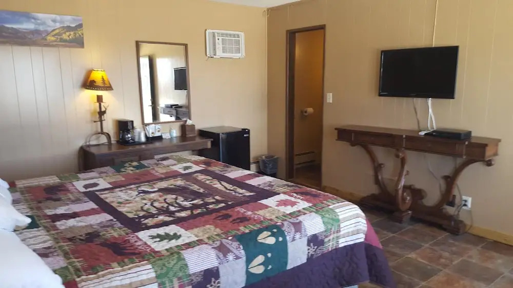 B&B Riverside Motel