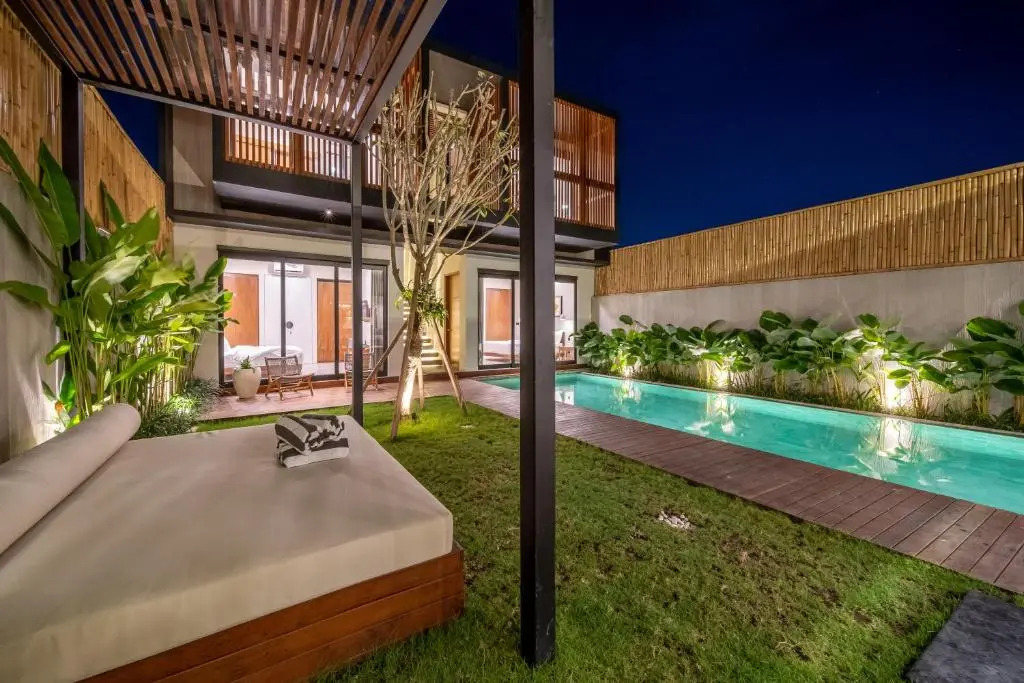 New 4 Br 5 Min Walk To Berawa Beach Enclosed Livng