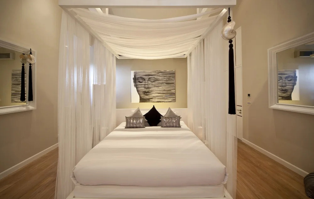 Villa Sarasuz is a 5 Star Luxury Villa Located on the Prestigious Bophut Hill