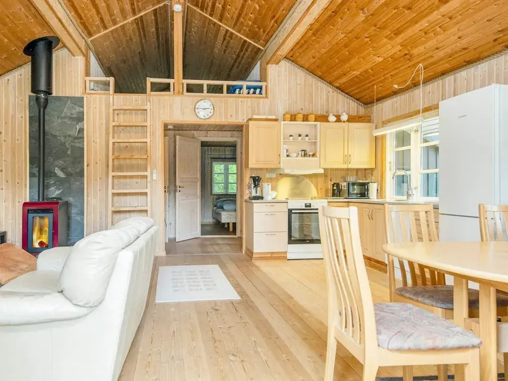 6 person holiday home in Glesborg-By Traum