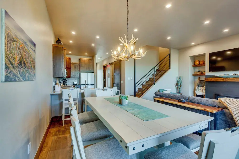 Angel Fire Home w/ Hot Tub < 1 Mi to Ski Slopes!