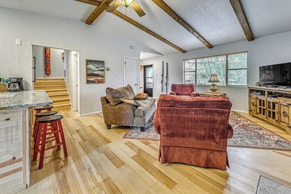 4 Mi to Dtwn: Cozy Family Condo in Ruidoso!