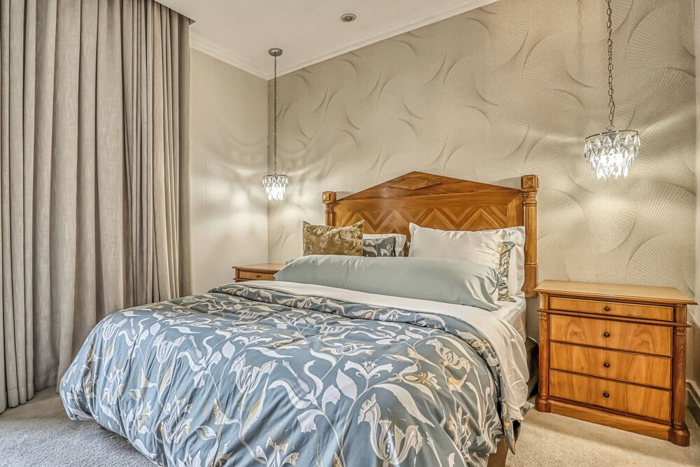 Luxurious Two-Bedroom Apartment