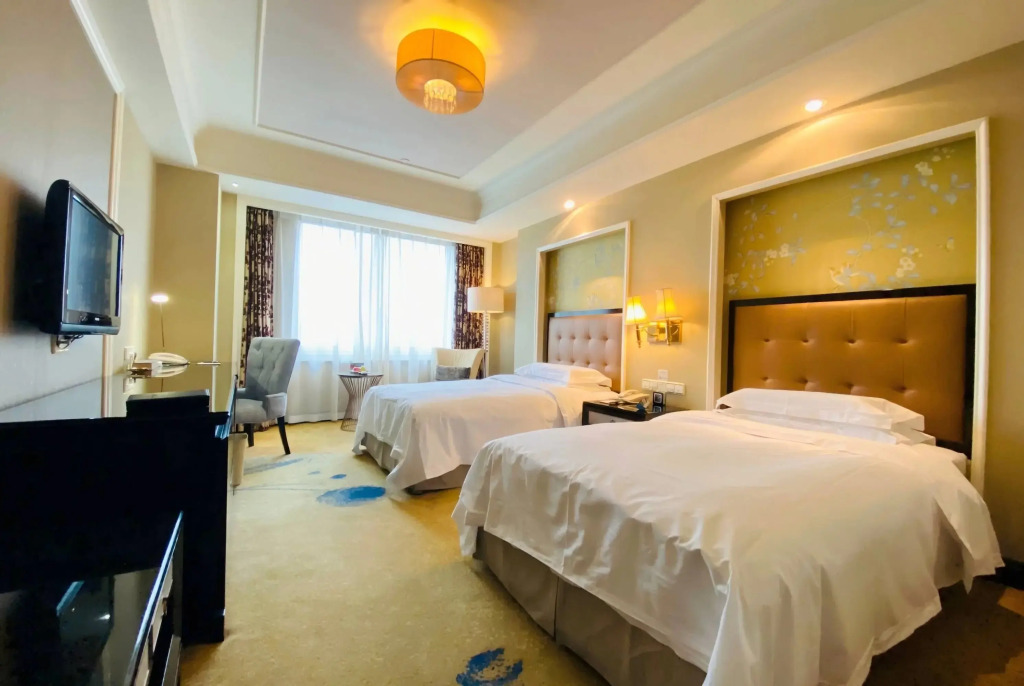 Ramada Plaza Tian Lu