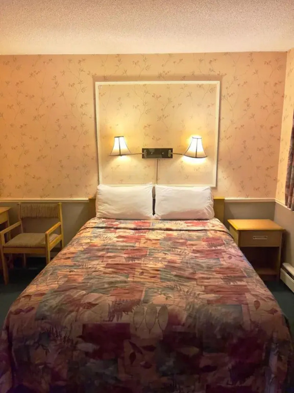 Adams Motel