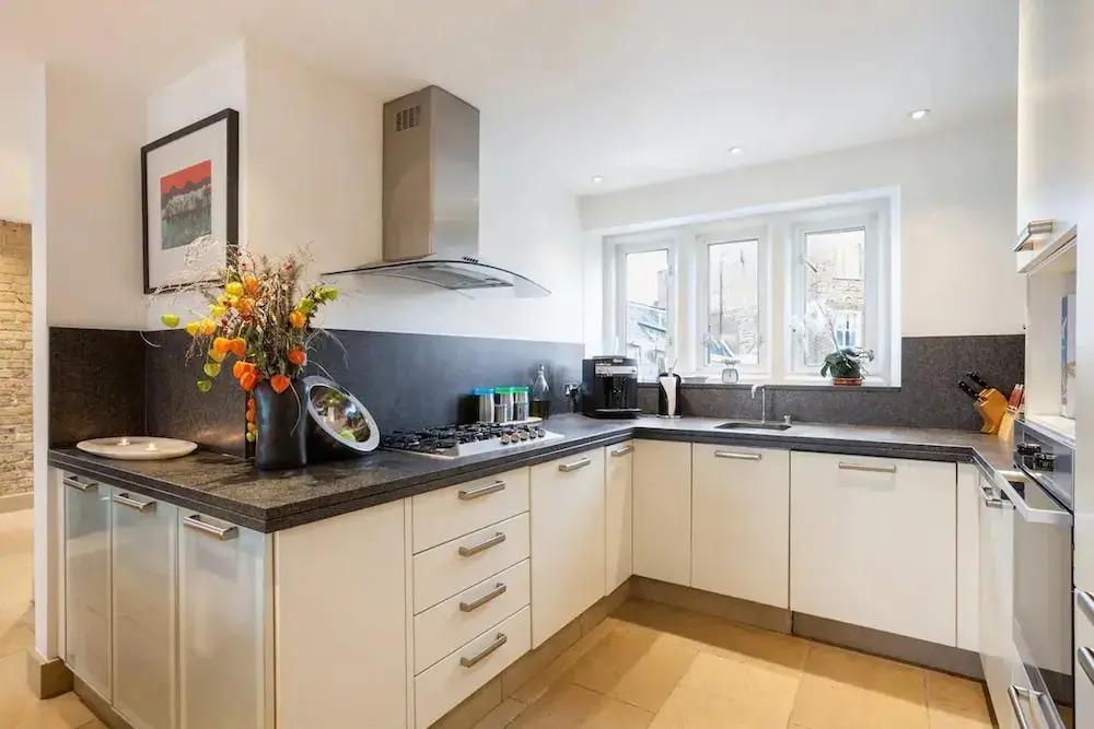 Knightsbridge Central 4th Floor Walk up- Penthouse