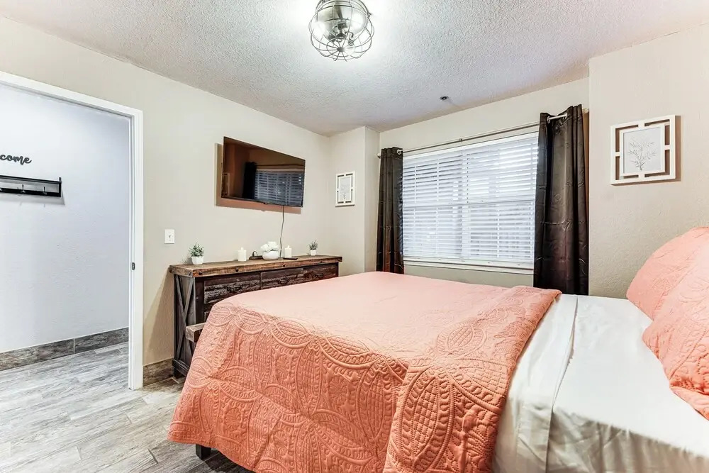 1 Mi to Silver Dollar City! Lake-view Family Haven