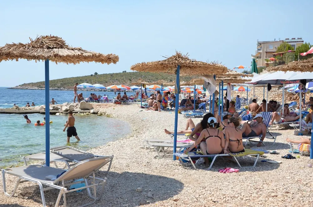 Kleri Beach Apartments