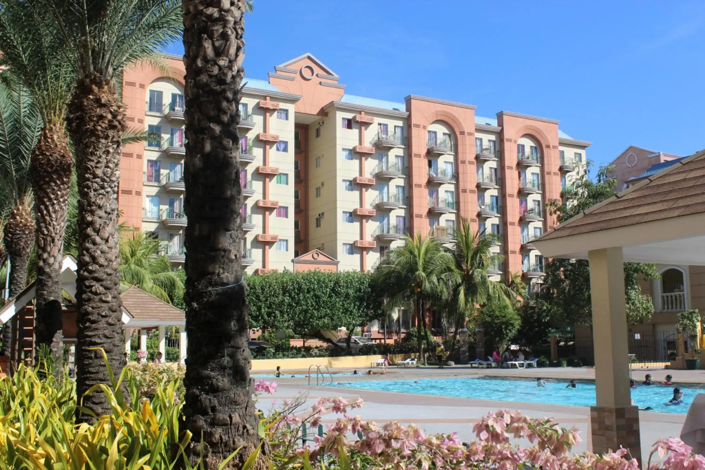 Chateau Elysee Near Airport SM