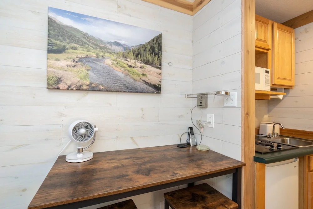 Mountainside Inn 310 1 Bedroom Hotel Room by Alpine Lodging Telluride