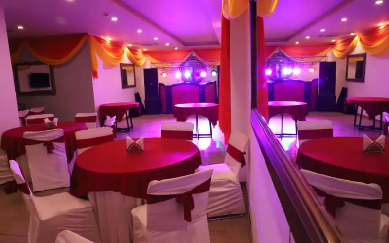BK Studio And Rooms Near Huda City Centre