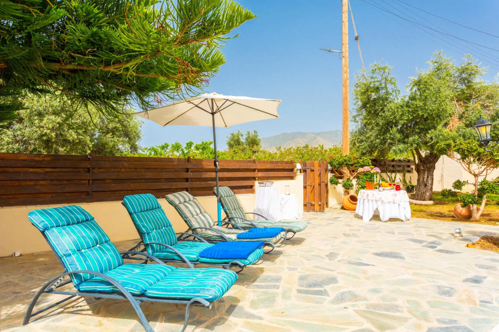 Villa Constantinos