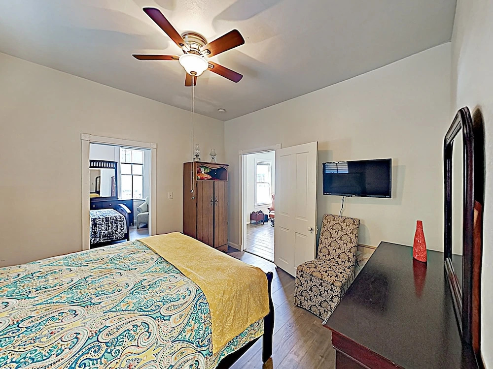New Listing! Charming By The Beach 2 Bedroom Home