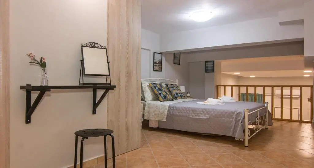 Loft renovated flat 5' from the old town Corfu