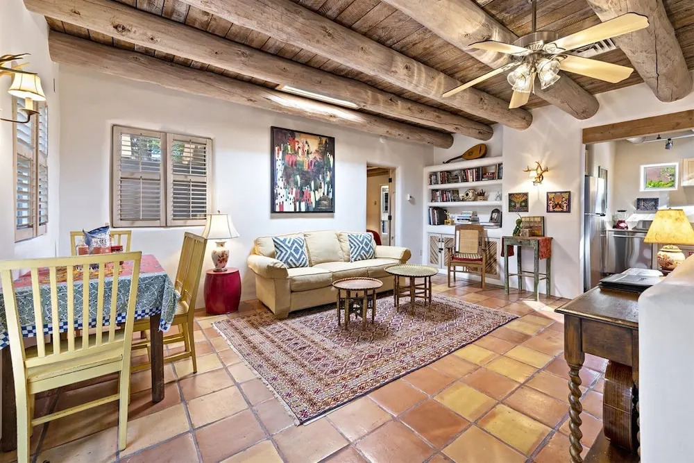 Casa Siempre Mayo - Railyard Gem, Walk to Plaza
