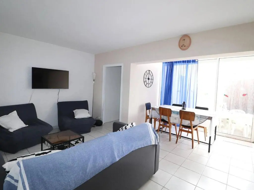 Maison Méditerranéenne 60m² avec Patio et Parking Privé, à 5min de la Plage, 3 Pièces Confortables - FR-1-307-6