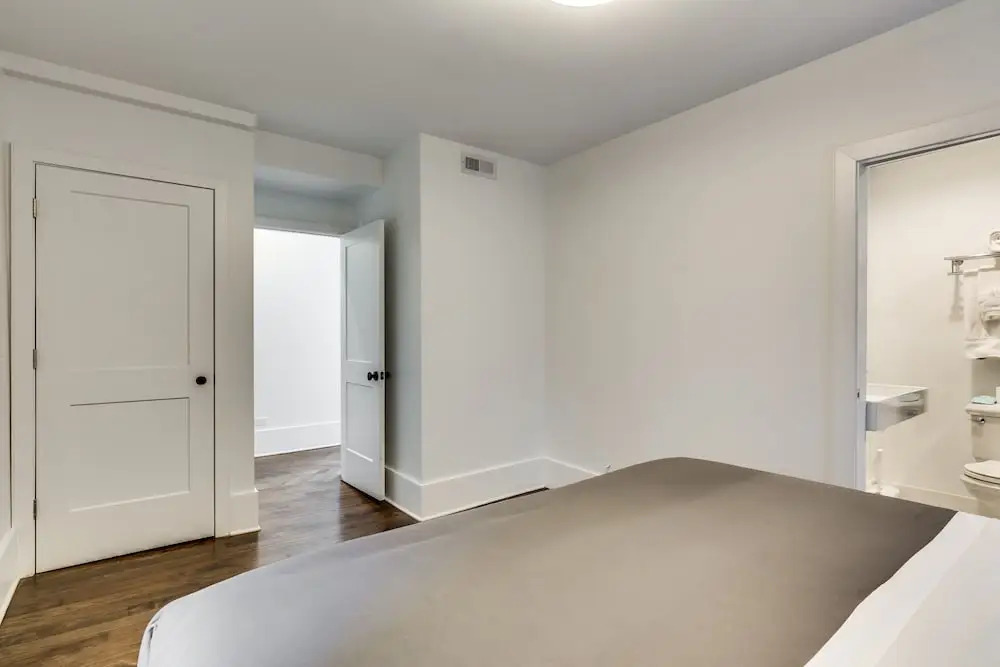 Modern Luxury in Old Town Sleeps 4 by AllSet Turnover