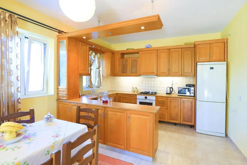 Villa Lemonita: Brand new, sea views, WiFi, near Loggos