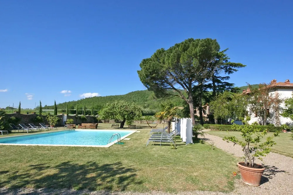 Villa Capolona by PosarelliVillas