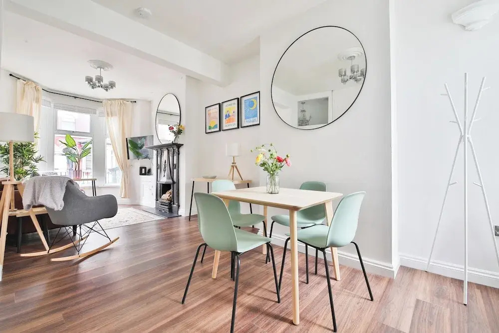 Stunning 2 Bedroom Cardiff Bay House