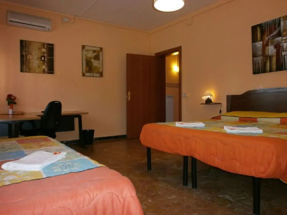 Airport Pisa Rooms - Self Economy