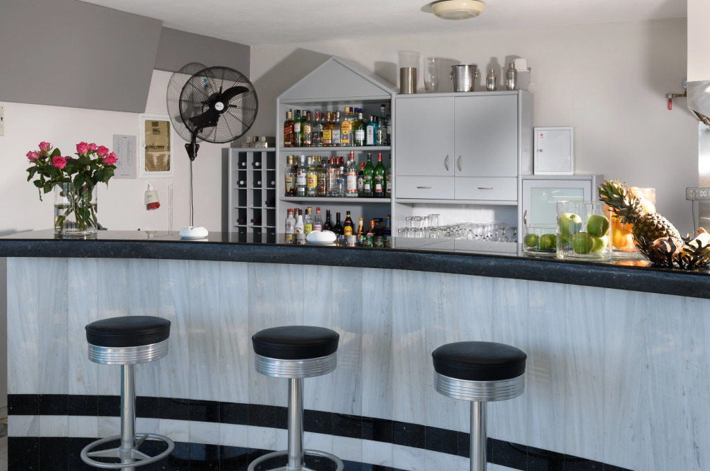Alantha Apartments