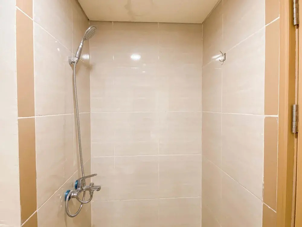 Modern White Accent 2Br Apartment Meikarta