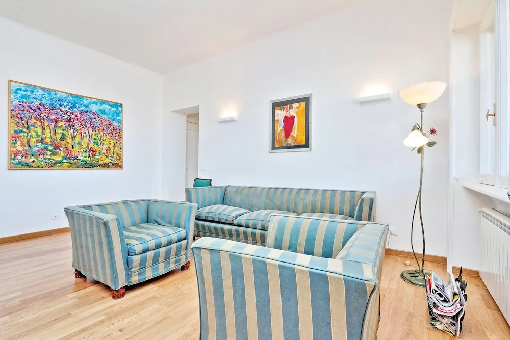 Salaria Apartment