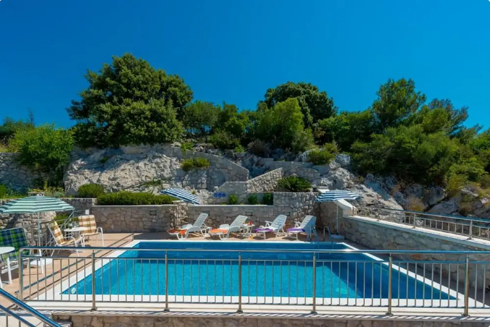 Villa Borna Apartments
