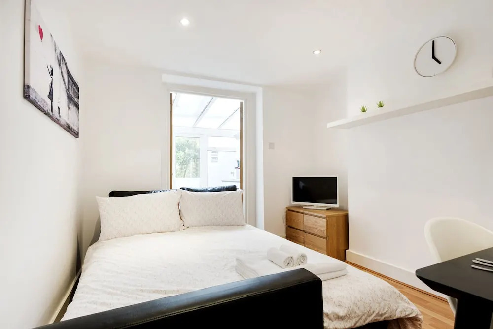 London New Apartment With Private Garden